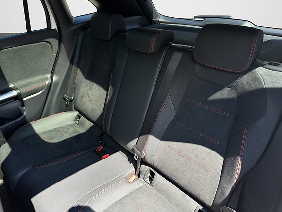 Mercedes-Benz GLA250 e 13 of 18