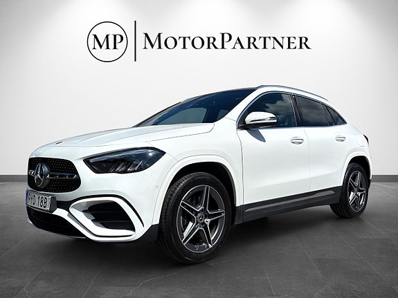 Mercedes-Benz GLA250 e 3 of 18