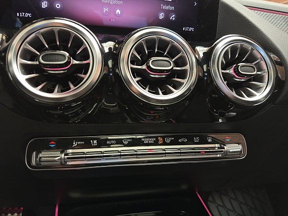 Mercedes-Benz GLA250 e 18 of 18