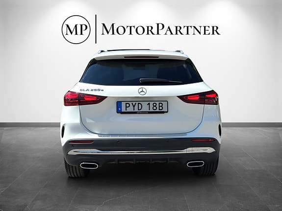 Mercedes-Benz GLA250 e 6 of 18
