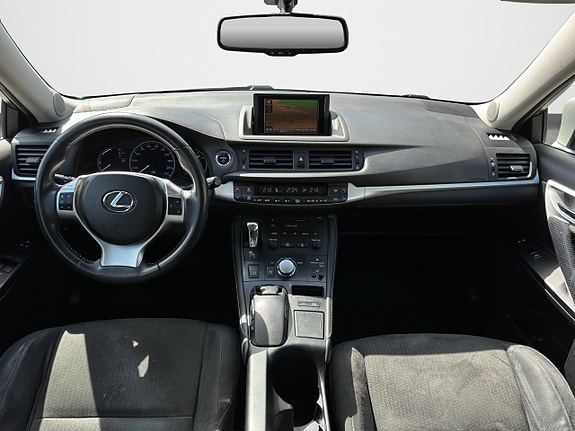 Lexus CT200h 11 of 15