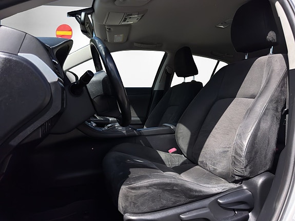 Lexus CT200h 9 of 15