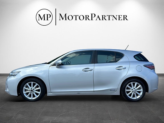 Lexus CT200h 4 of 15