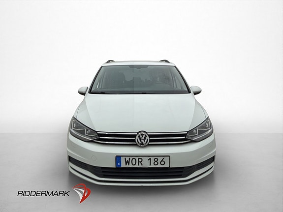 Volkswagen Touran 2 of 5