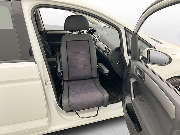 Volkswagen Touran 10 of 30