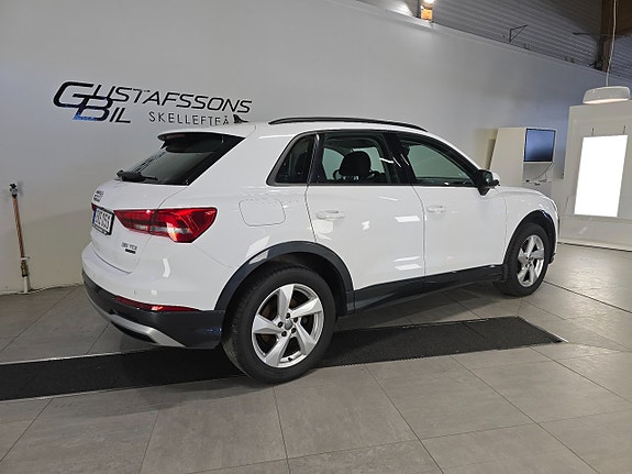 Audi Q3 4 of 5