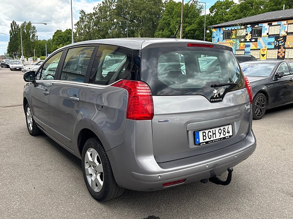Peugeot 5008 3 of 5