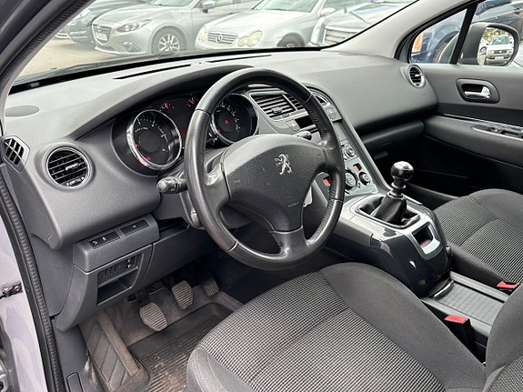 Peugeot 5008 5 of 5