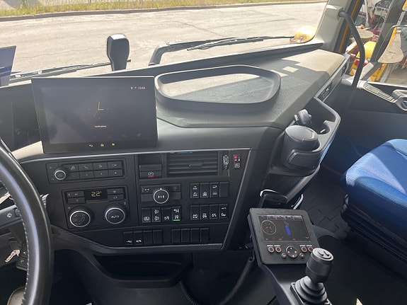 Volvo FH Schaktbil tridem med frontplog 8 of 8