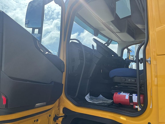 Volvo FH Schaktbil tridem med frontplog 5 of 8