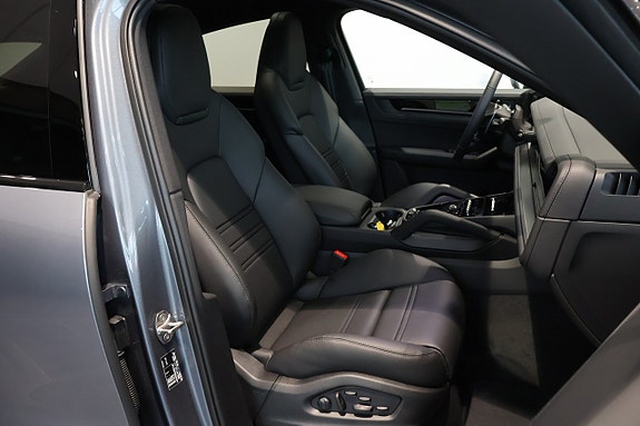 Porsche Cayenne 19 of 26