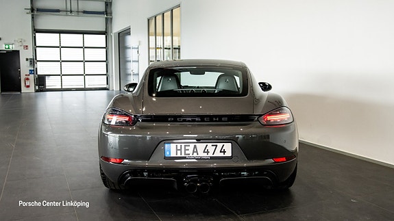 Porsche 718 Cayman 6 of 23