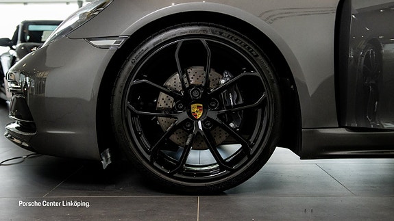 Porsche 718 Cayman 9 of 23
