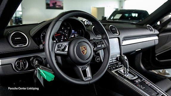 Porsche 718 Cayman 12 of 23