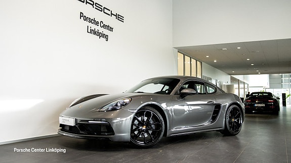 Porsche 718 Cayman 7 of 23