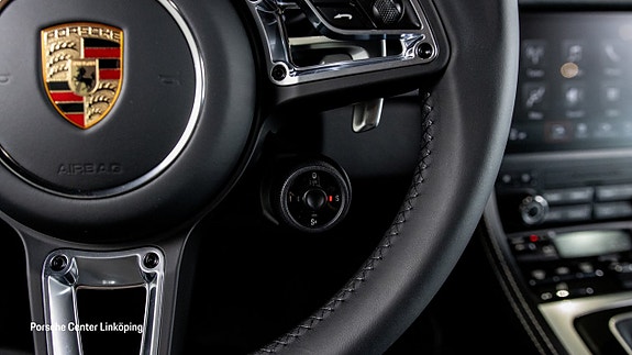 Porsche 718 Cayman 19 of 23