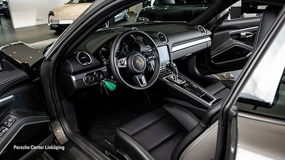 Porsche 718 Cayman 10 of 23