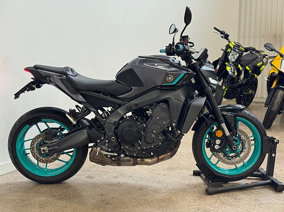 Yamaha MT-09 Cyan Blue  | Quickshift | Navi | Farthållare | 116hk 3 of 5