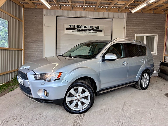 Mitsubishi Outlander 2 of 5