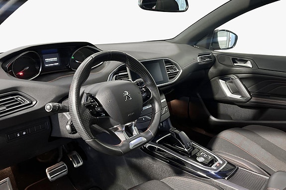 Peugeot 308 SW 4 of 5