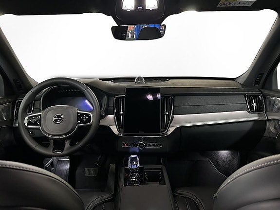 Volvo XC90 7 of 13