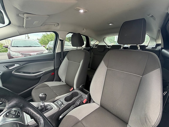 Ford Focus 11 of 21