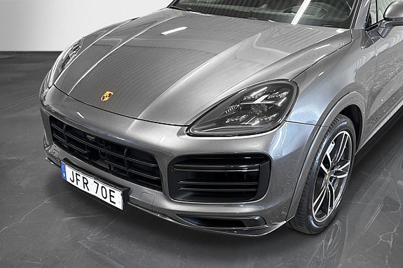 Porsche Cayenne Turbo 26 of 28