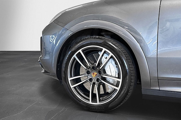 Porsche Cayenne Turbo 27 of 28