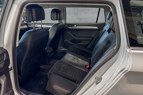 Volkswagen Passat 15 of 17