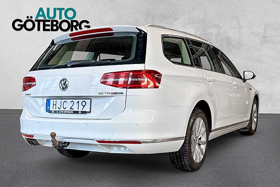 Volkswagen Passat 6 of 17