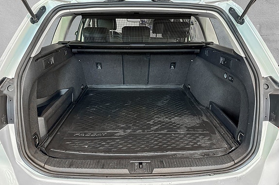 Volkswagen Passat 17 of 17