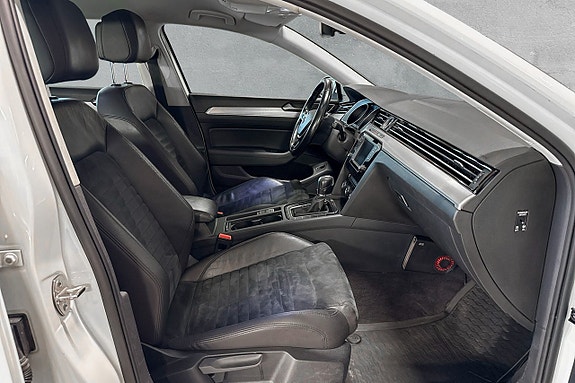 Volkswagen Passat 16 of 17
