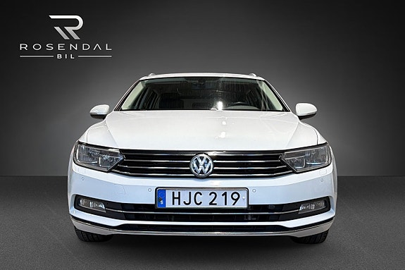 Volkswagen Passat 8 of 17