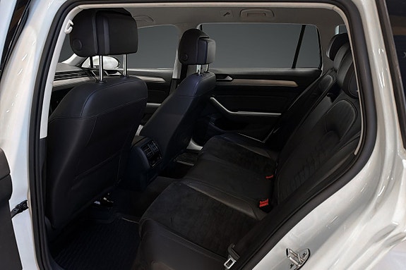Volkswagen Passat 15 of 17