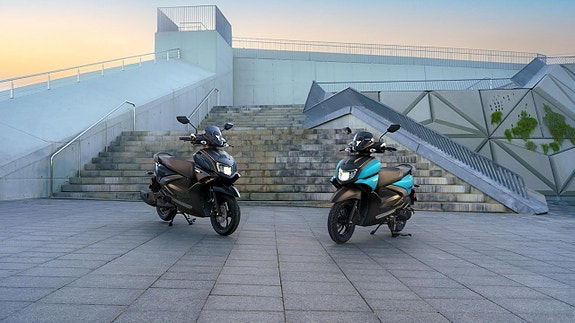 Yamaha RayZR 2 of 2