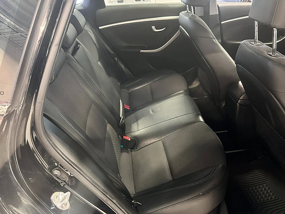 Hyundai i30 7 of 9