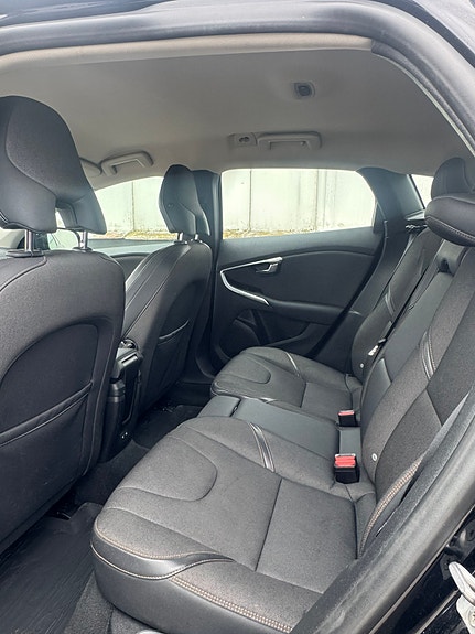 Volvo V40 Cross Country 10 of 12