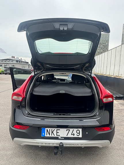 Volvo V40 Cross Country 7 of 12