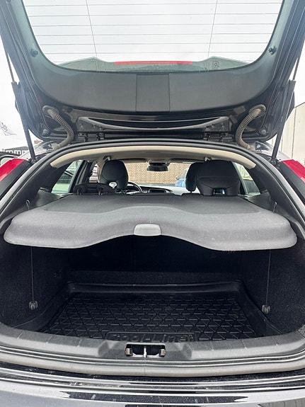 Volvo V40 Cross Country 11 of 12