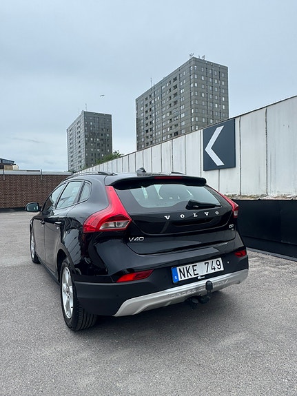 Volvo V40 Cross Country 3 of 5