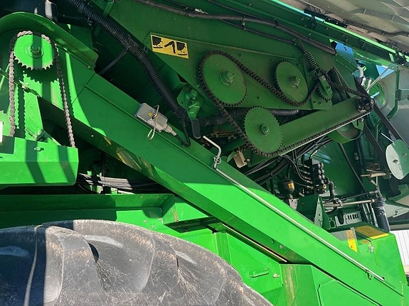 John Deere W540 14 of 24