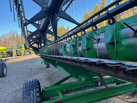 John Deere W540 24 of 24