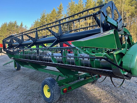 John Deere W540 6 of 24