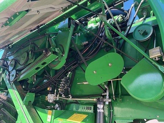 John Deere W540 15 of 24