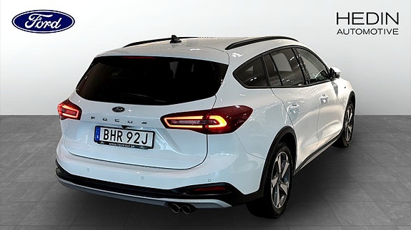 Ford Focus 2 of 5