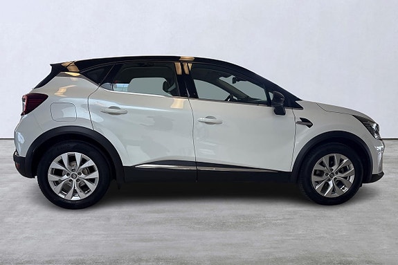 Renault Captur 3 of 5