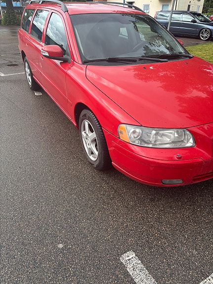 Volvo V70 4 of 5
