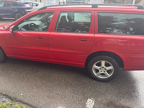 Volvo V70 5 of 5