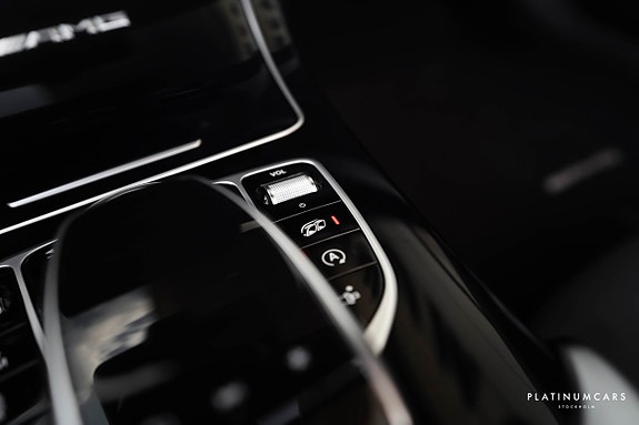 Mercedes-Benz C63 15 of 24