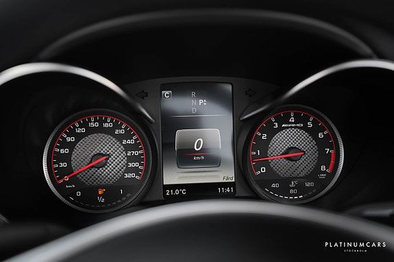 Mercedes-Benz C63 18 of 24